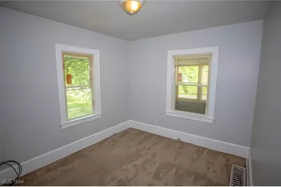 970 Mercer Avenue, Akron, OH 44320 - Photo 14