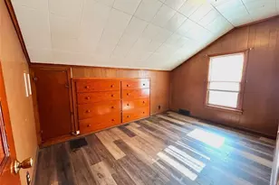 828 Cove Rd, Weirton, WV 26062 - Photo 4