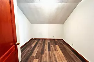 828 Cove Rd, Weirton, WV 26062 - Photo 6