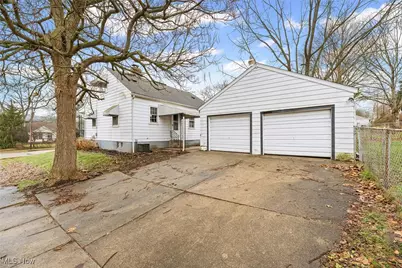 2211 Goodyear Boulevard, Akron, OH 44305 - Photo 30