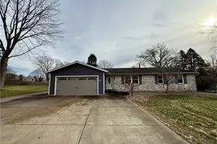 5648 Vantage Hill Ave NW, Massillon, OH 44646 - Photo 2