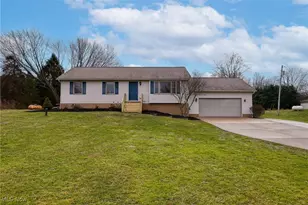 2094 Randolph Rd, Mogadore, OH 44260 - Photo 2