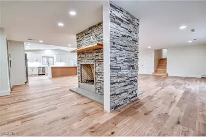 17460 Trillium Drive, Chagrin Falls, OH 44023 - Photo 4