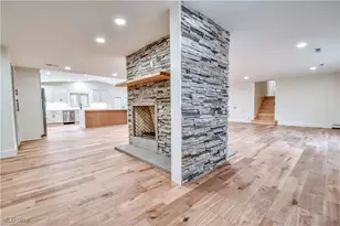 17460 Trillium Dr, Chagrin Falls, OH 44023 - Photo 4