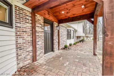 17460 Trillium Drive, Chagrin Falls, OH 44023 - Photo 4