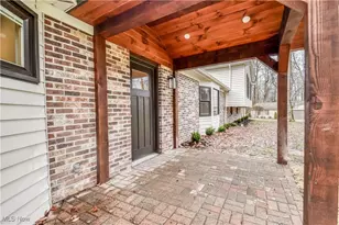 17460 Trillium Dr, Chagrin Falls, OH 44023 - Photo 4