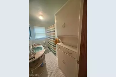 435 Blossom Avenue, Campbell, OH 44405 - Photo 18