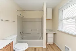 2440 E 32nd St, Lorain, OH 44055 - Photo 26