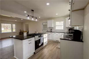 12966 Edison St NE, Alliance, OH 44601 - Photo 8