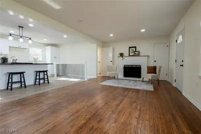 12966 Edison Street NE, Alliance, OH 44601 - Photo 6