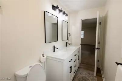 12966 Edison Street NE, Alliance, OH 44601 - Photo 18