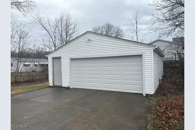 1227 Flanders Avenue, Akron, OH 44314 - Photo 4