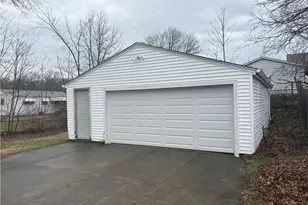 1227 Flanders Ave, Akron, OH 44314 - Photo 4