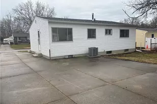 1227 Flanders Ave, Akron, OH 44314 - Photo 34