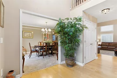 1390 Silverdale Circle, Twinsburg, OH 44087 - Photo 4