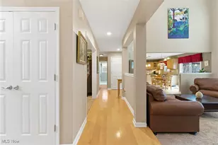 1390 Silverdale Cir, Twinsburg, OH 44087 - Photo 10