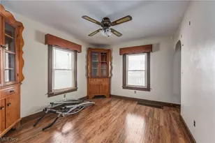 326 Indiana Ave, Lorain, OH 44052 - Photo 8