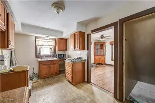 326 Indiana Ave, Lorain, OH 44052 - Photo 12