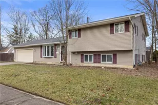 165 Meadow Dr, Elyria, OH 44035 - Photo 2