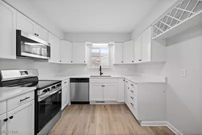 165 Meadow Drive, Elyria, OH 44035 - Photo 4