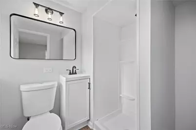 165 Meadow Drive, Elyria, OH 44035 - Photo 18