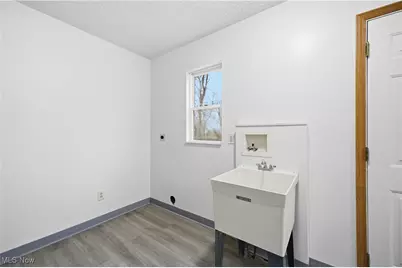 127 Blackburn Street, Campbell, OH 44405 - Photo 10