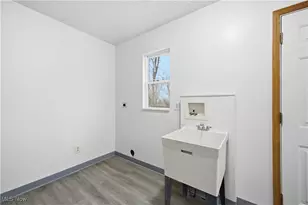 127 Blackburn St, Campbell, OH 44405 - Photo 10