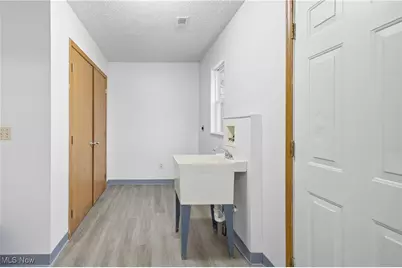 127 Blackburn Street, Campbell, OH 44405 - Photo 12