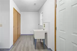 127 Blackburn St, Campbell, OH 44405 - Photo 12