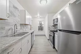 127 Blackburn St, Campbell, OH 44405 - Photo 8