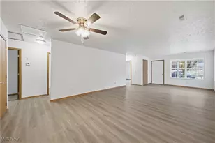 127 Blackburn St, Campbell, OH 44405 - Photo 4