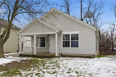 127 Blackburn Street, Campbell, OH 44405 - Photo 2