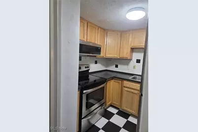 19101 Van Aken Boulevard #424, Huber Heights, OH 44112 - Photo 6