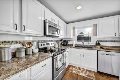 1690 Cloverview Drive, Uniontown, OH 44685 - Photo 12