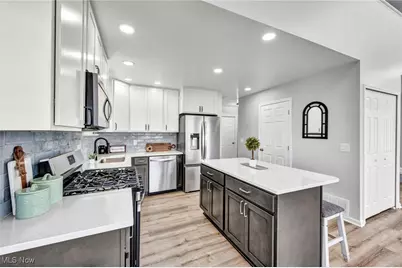 33418 Lake Shore Boulevard, Eastlake, OH 44095 - Photo 14