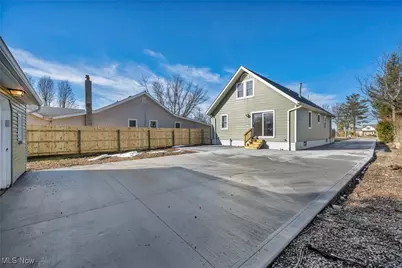 33418 Lake Shore Boulevard, Eastlake, OH 44095 - Photo 36