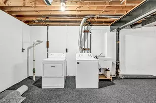 33418 Lakeshore Blvd, Eastlake, OH 44095 - Photo 32