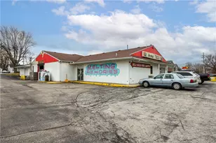 2048 E Sand Rd, Port Clinton, OH 43452 - Photo 1