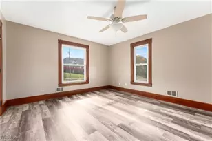 1001 Applegrove St NW, North Canton, OH 44720 - Photo 8