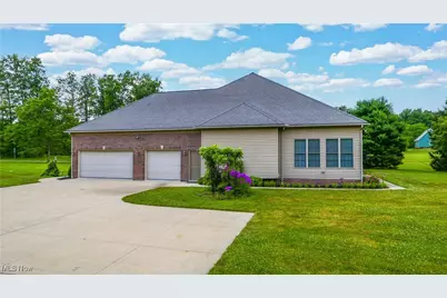 11383 Rolling Meadows Drive, Garrettsville, OH 44231 - Photo 2