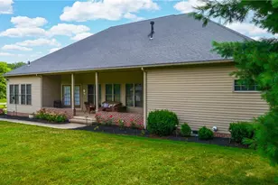 11383 Rolling Meadows Dr, Garrettsville, OH 44231 - Photo 4