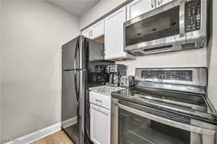 12550 Lake Ave, Oakwood, OH 44107 - Photo 6