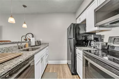 12550 Lake Avenue #101, Oakwood, OH 44107 - Photo 4