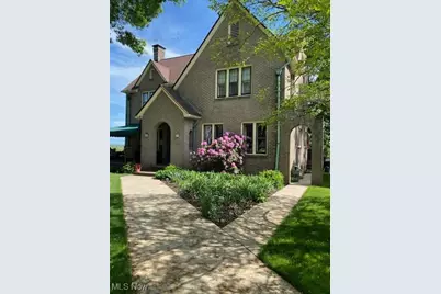 413 Oakwood Drive, Cadiz, OH 43907 - Photo 2