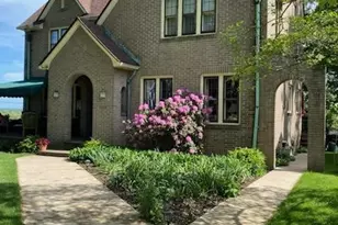 413 Oakwood Dr, Cadiz, OH 43907 - Photo 2