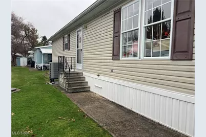 12 Maple, Olmsted Twp, OH 44138 - Photo 4