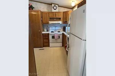 12 Maple, Olmsted Twp, OH 44138 - Photo 8