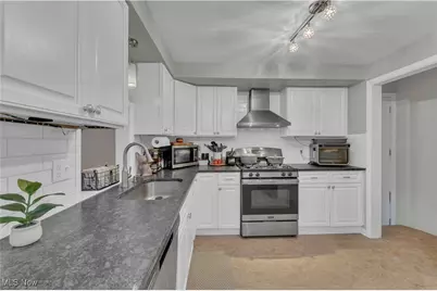 1726 Lancaster Drive, Youngstown, OH 44511 - Photo 12