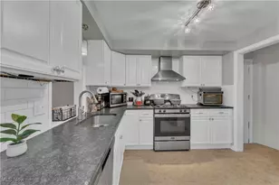 1726 Lancaster Dr, Youngstown, OH 44511 - Photo 12