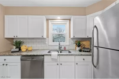 28318 W Oviatt Road, Bay Village, OH 44140 - Photo 12